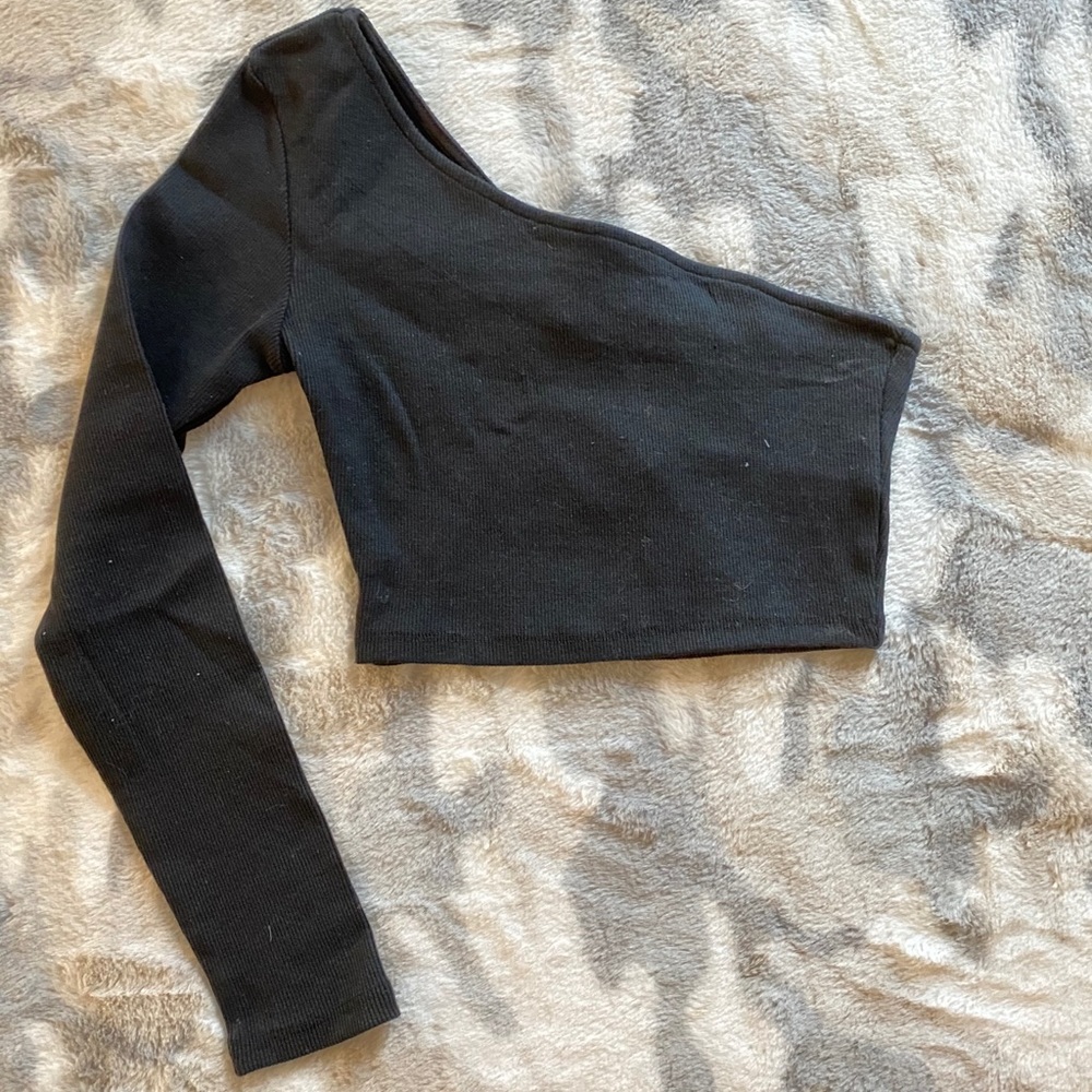 Princess Polly black one-sleeve longsleeve croptop